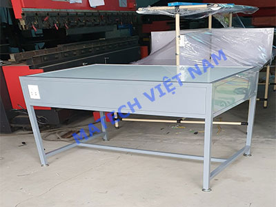 Bàn kiểm tra sản phẩm khung thép có đèn chiếu phẳng