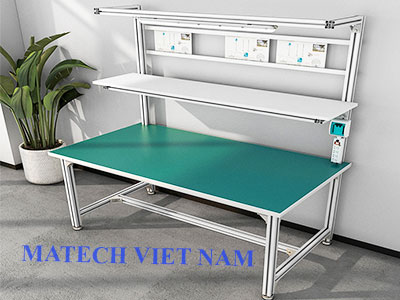 Bàn thao tác khung nhôm có đèn và giá treo tài liệu