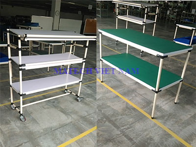 Bàn thao tác ống thép bọc nhựa 2 tầng mặt gỗ