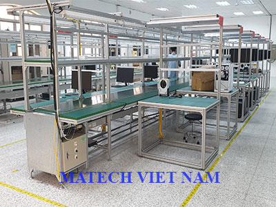 Bàn thao tác khung nhôm công ty điện tử