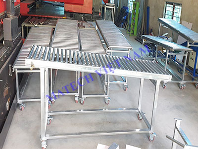 Băng tải con lăn thép mạ kẽm 2.5m