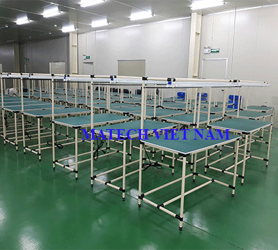 BÀN THAO TÁC ỐNG THÉP BỌC NHỰA CÓ BÓNG ĐÈN